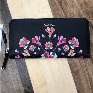 NWT Calvin Klein floral Wallet
